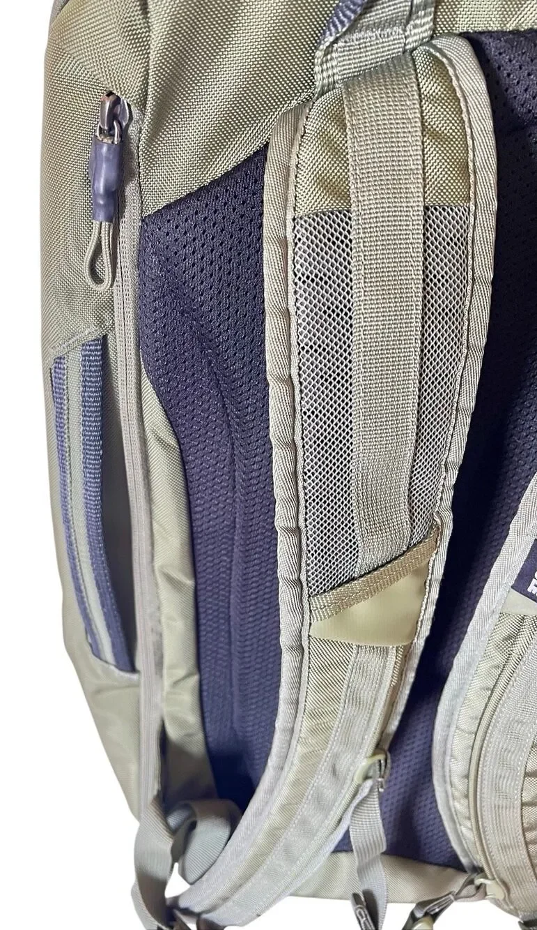 Thule Chasm 26L Laptop Backpack Pond Gray Green Weatherproof Commuter Daypack